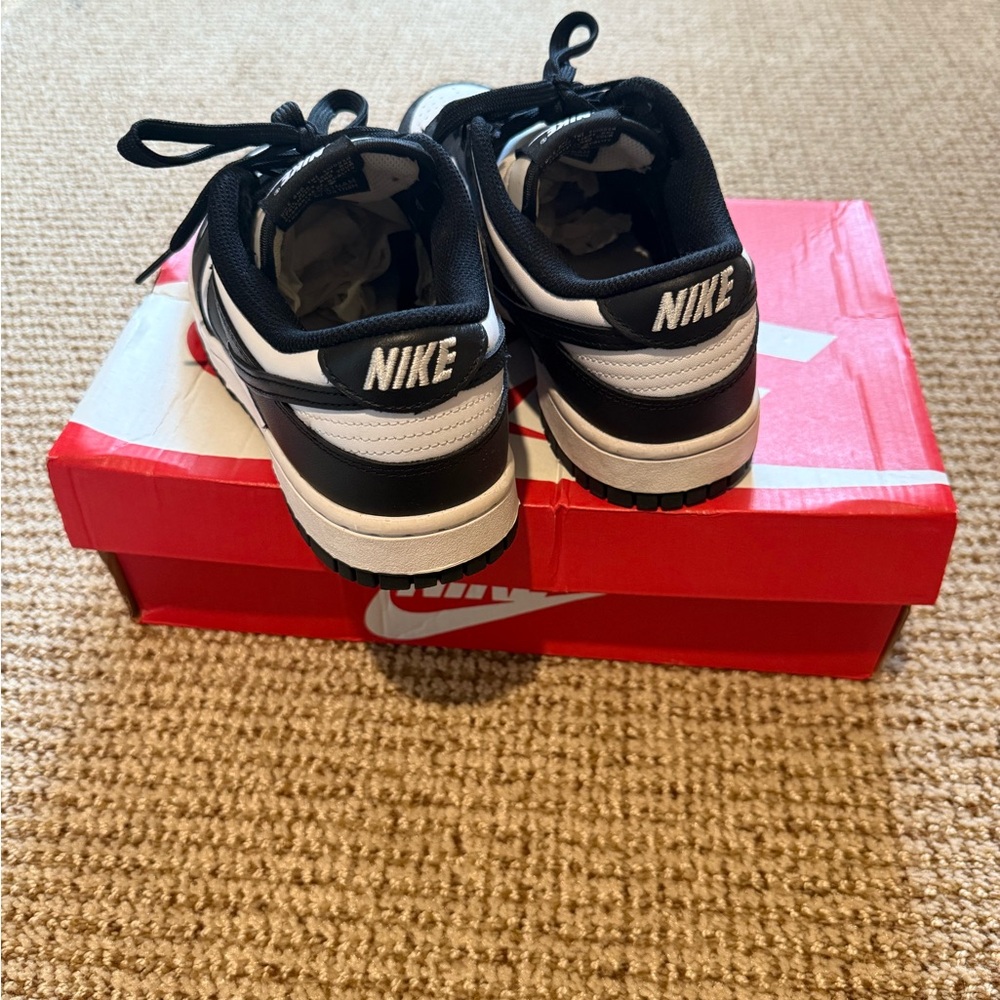 Women’s Nike Dunk Low rise Panda - Picture 3 of 6